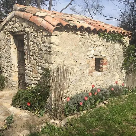 Captivating 2-bed, 1 Bath Cottage, Private Garden & Shared Pool In Holiday home