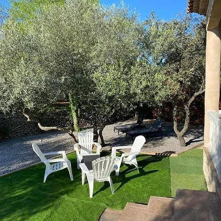 Captivating 2-bed, 1 Bath Cottage, Private Garden & Shared Pool In *